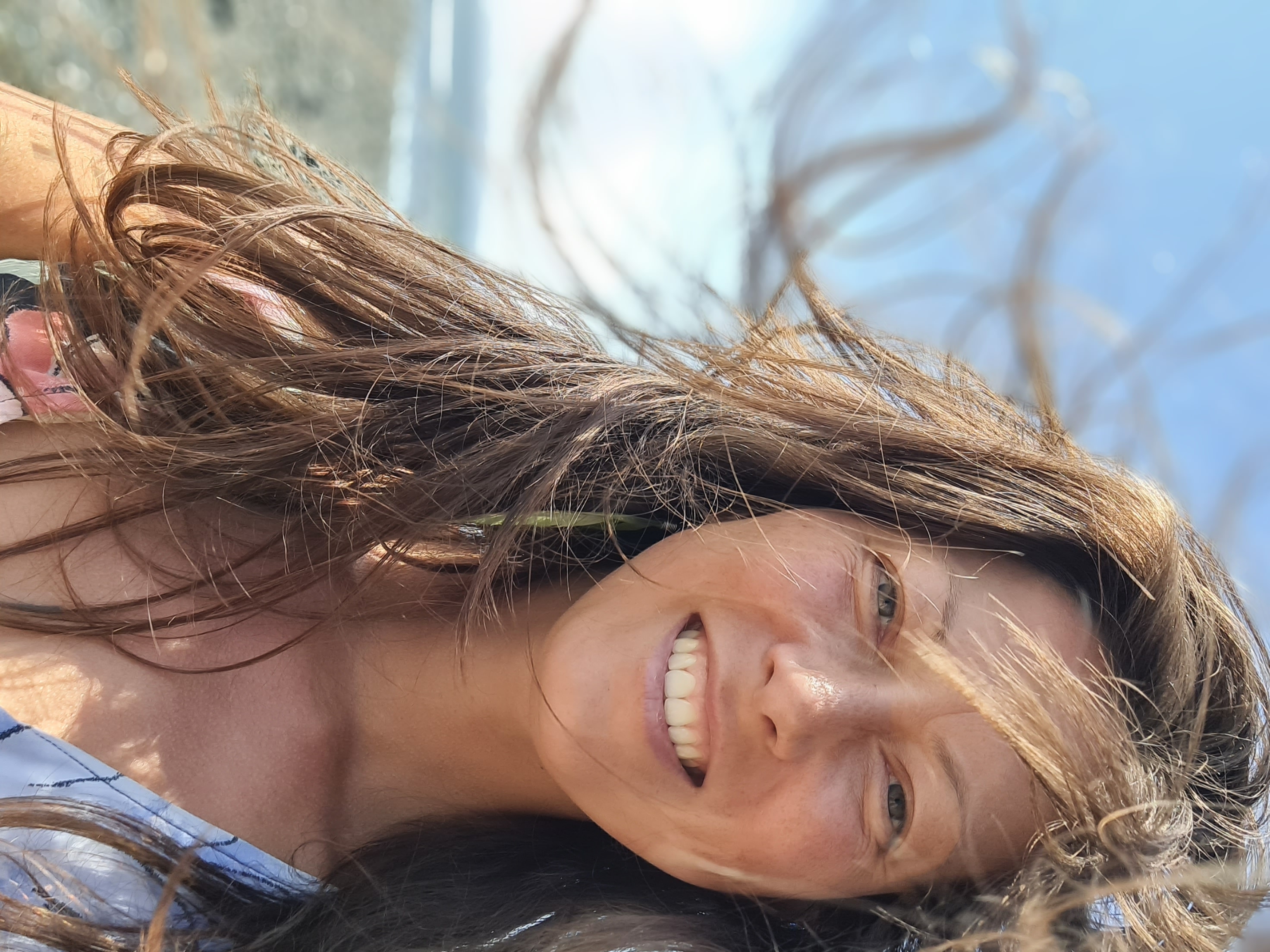 Lisa Lee bei einer Retreat-Anleitung